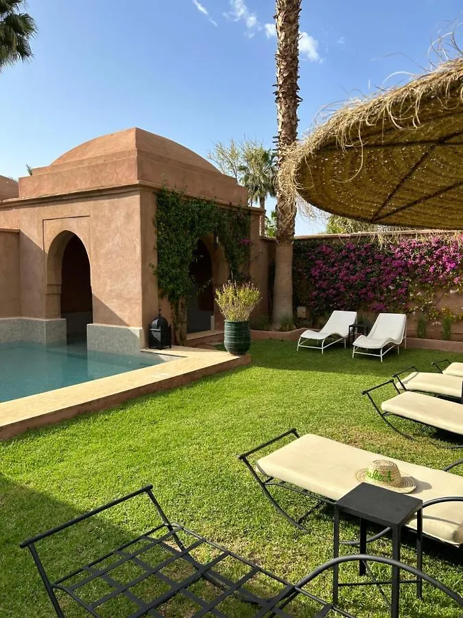 اتصالات Villa L.C 